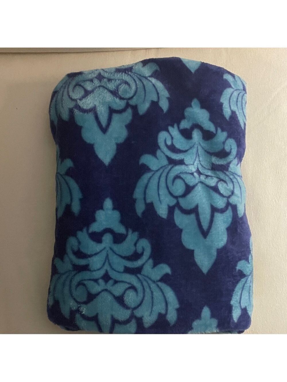 Luxurious Blue Patterned So Soft throw